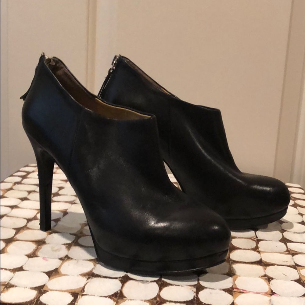 Nine West ankle boots size 6 1/5